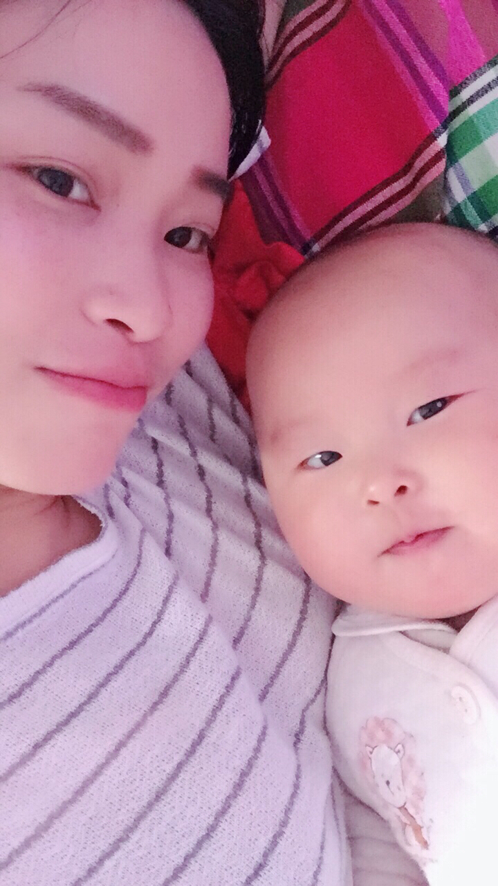 90后宝妈七年生六娃，挑战与奇迹并存