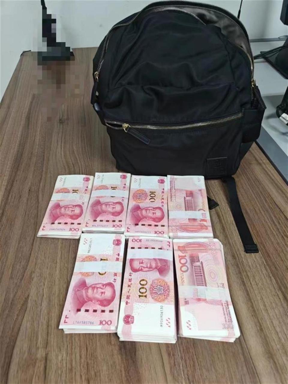 倔强女子花两小时洗四斤重棉被，毅力与坚韧的力量