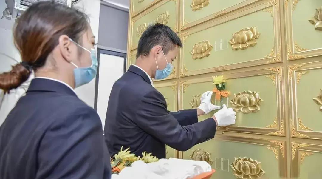 小区与骨灰，一种复杂交织的社会话题