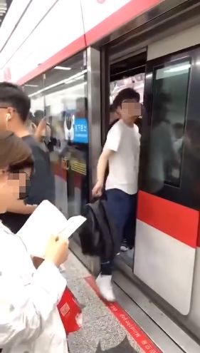 巴列车大量乘客遭劫持，中领馆迅速回应——见证国家力量的时刻