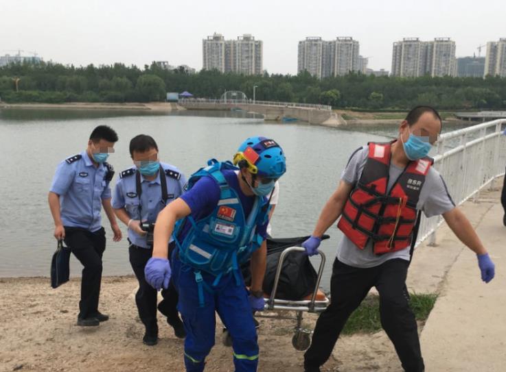 服务员落水失联一周怎么办？全面应对策略解读