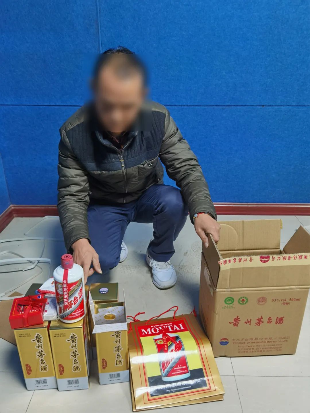 揭秘网购低价茅台背后的真相，官方扫码真假之谜