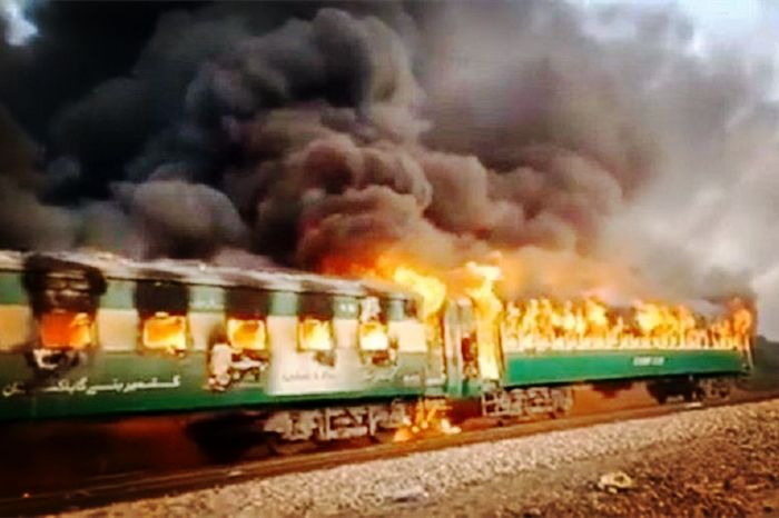 巴基斯坦火车爆炸起火事件深度解析