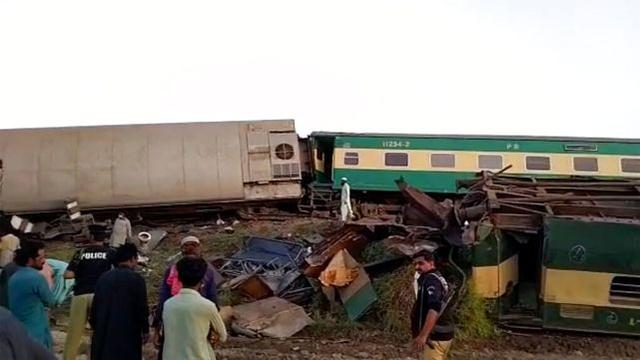 巴基斯坦火车相撞事故死亡人数升至36人，深度解析事故原因与影响
