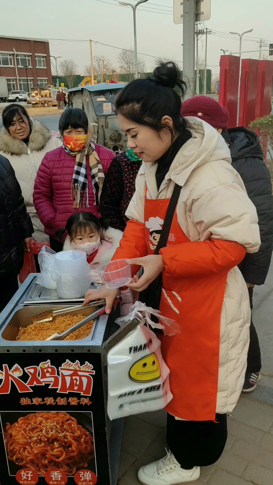 老师校门口卖火鸡面，一段跨越教育与美食的奇妙缘分