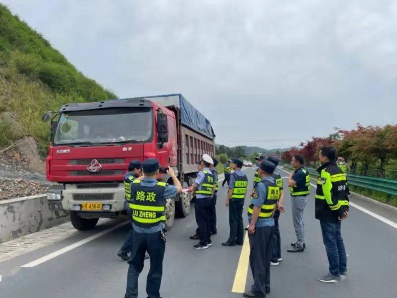 实拍啄木鸟公司被查现场，深度剖析事件始末