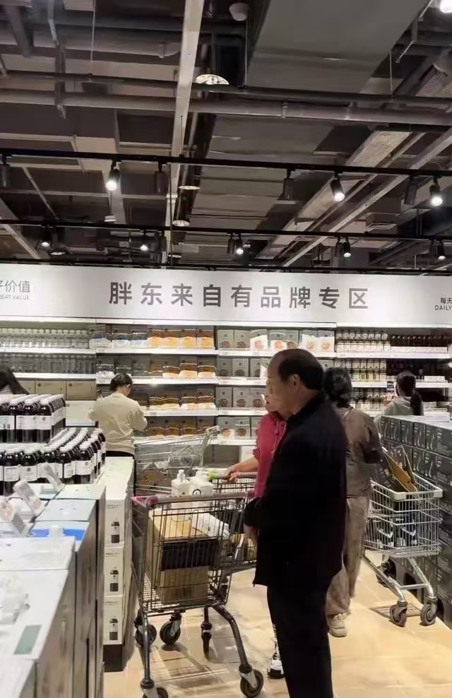 胖东来专访，揭示商业奇才的创业之路与成功秘诀