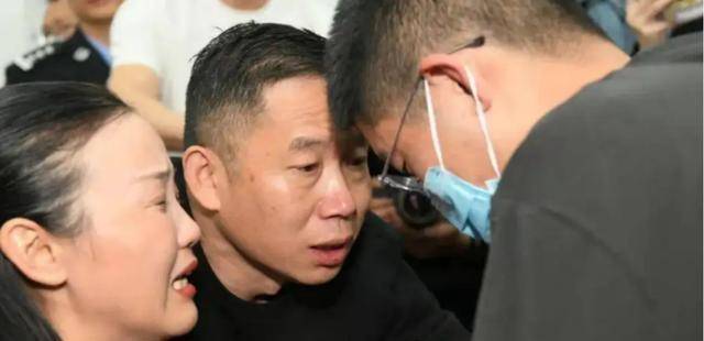 孙卓首次直播带货销售额超500万，现象背后的故事