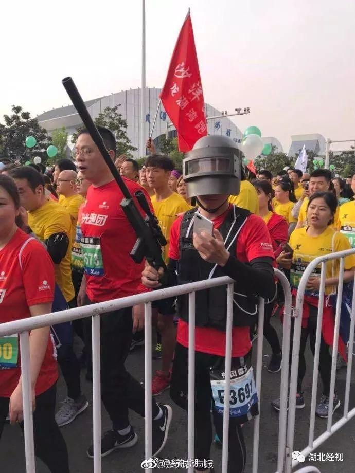 全国的显眼包都来武汉马拉松了