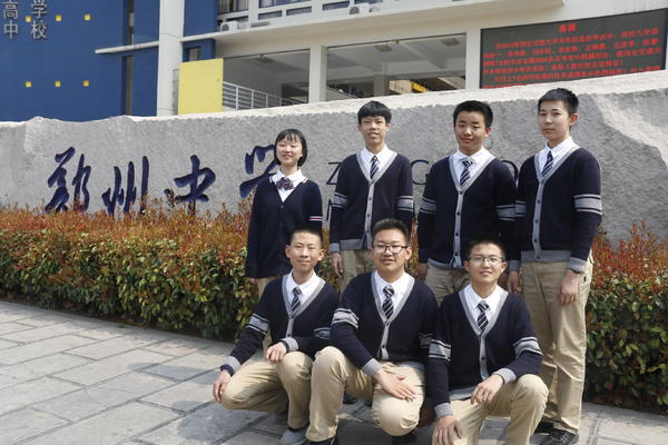 十四岁风华正茂，少年获西安交大少年班全国首魁