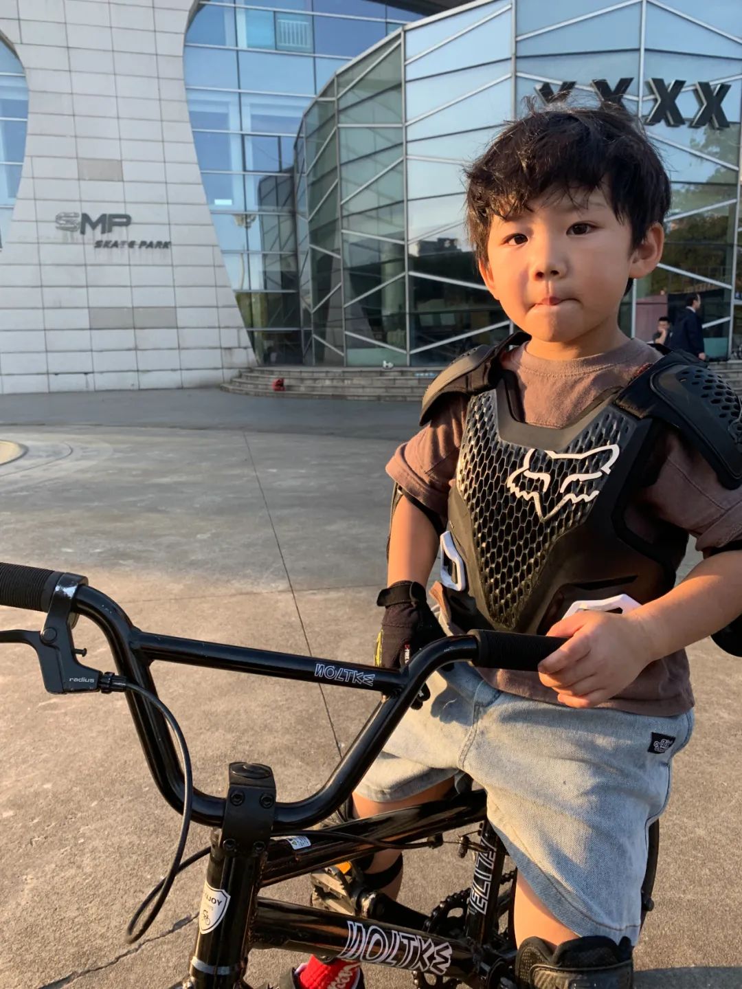 海漂一天一夜的小孩哥，惊人战绩震撼心灵