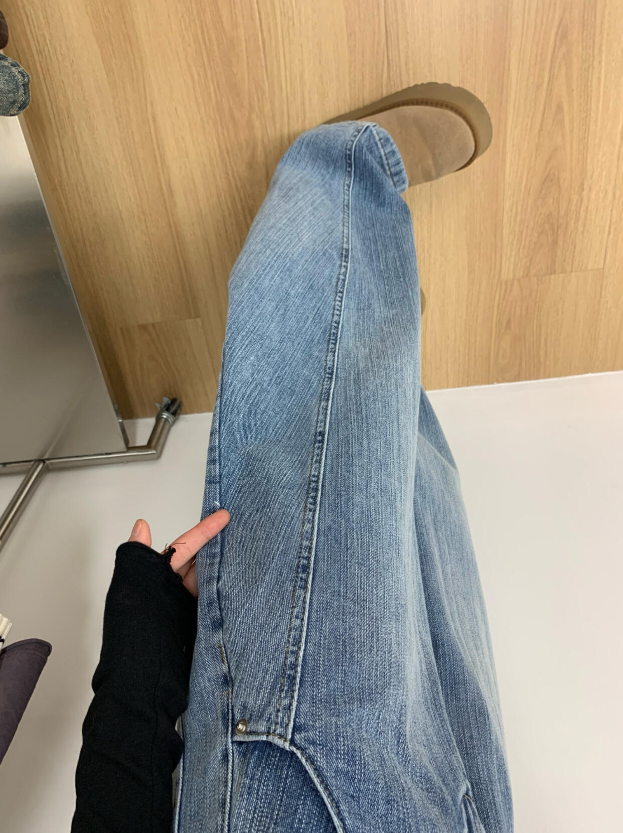 弯刀裤的魅力搭配秘籍