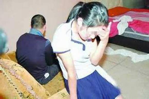 订婚强奸案，男方父亲坚信无罪，背后的故事引人深思