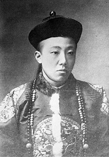 多方回应村民公墓被砸，骨灰被抛洒事件