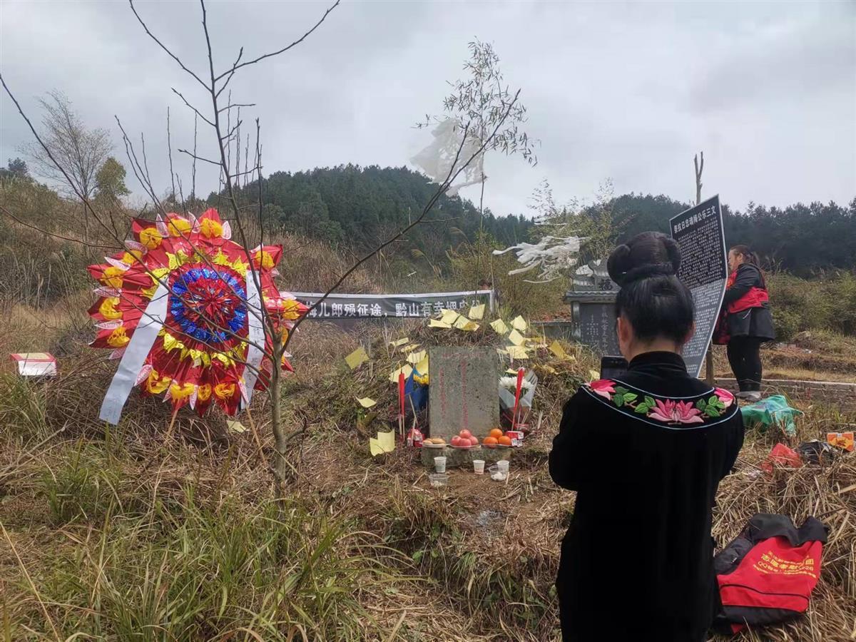 多方回应村民公墓被砸，骨灰被抛洒事件