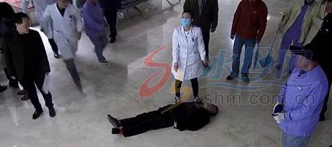 男子倒地抽搐，一对护士夫妻挺身而出