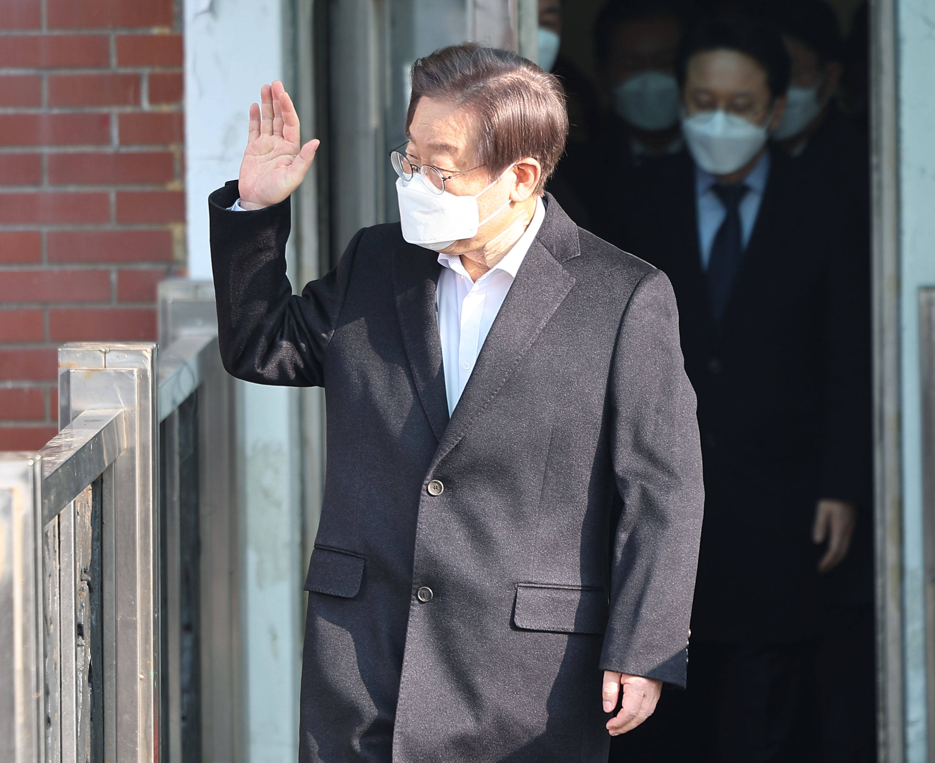 李在明视察山火灾情时遇袭事件全面解析