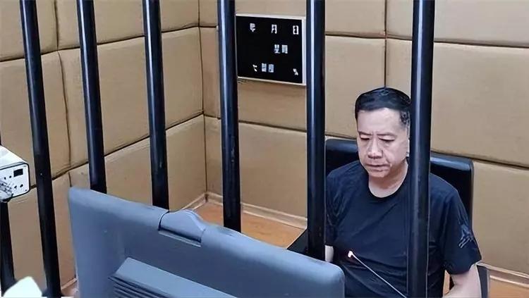 发霉的钱能花吗？揭秘钱币保存与流通的真相