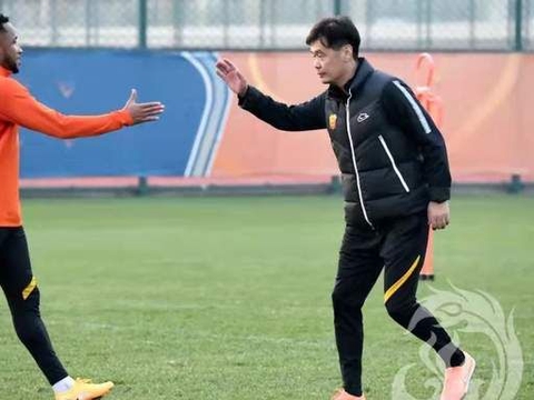 李霄鹏，换下两外援迫不得已