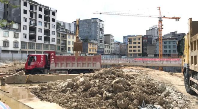 违建鱼塘政府可以强拆吗？解读相关法规与实际操作