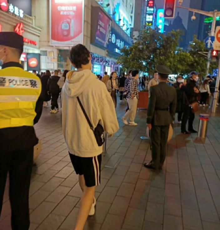 利路修走红，网络新星的崛起与影响