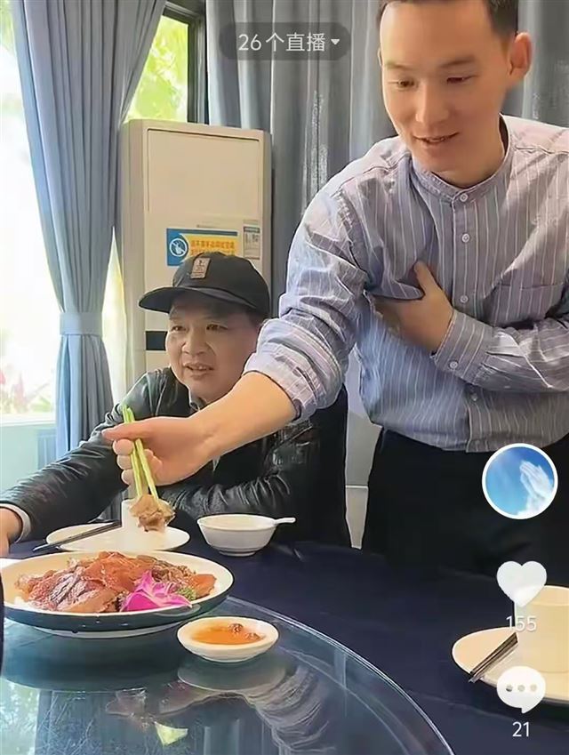 谢爸辟谣谢浩男不认亲妈事件，真相与误解的剖析