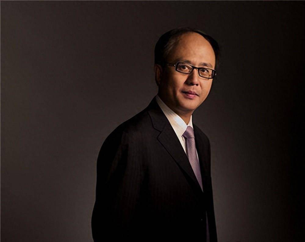 邱震海眼中的企业家，李嘉诚并不优秀