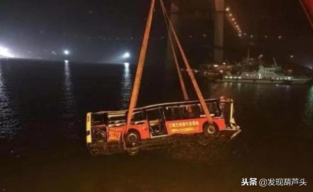 飞机上打架斗殴事件，深度解析与反思
