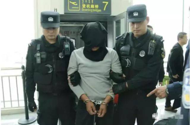 英勇无畏！95后民警在牺牲前将命案逃犯成功制伏