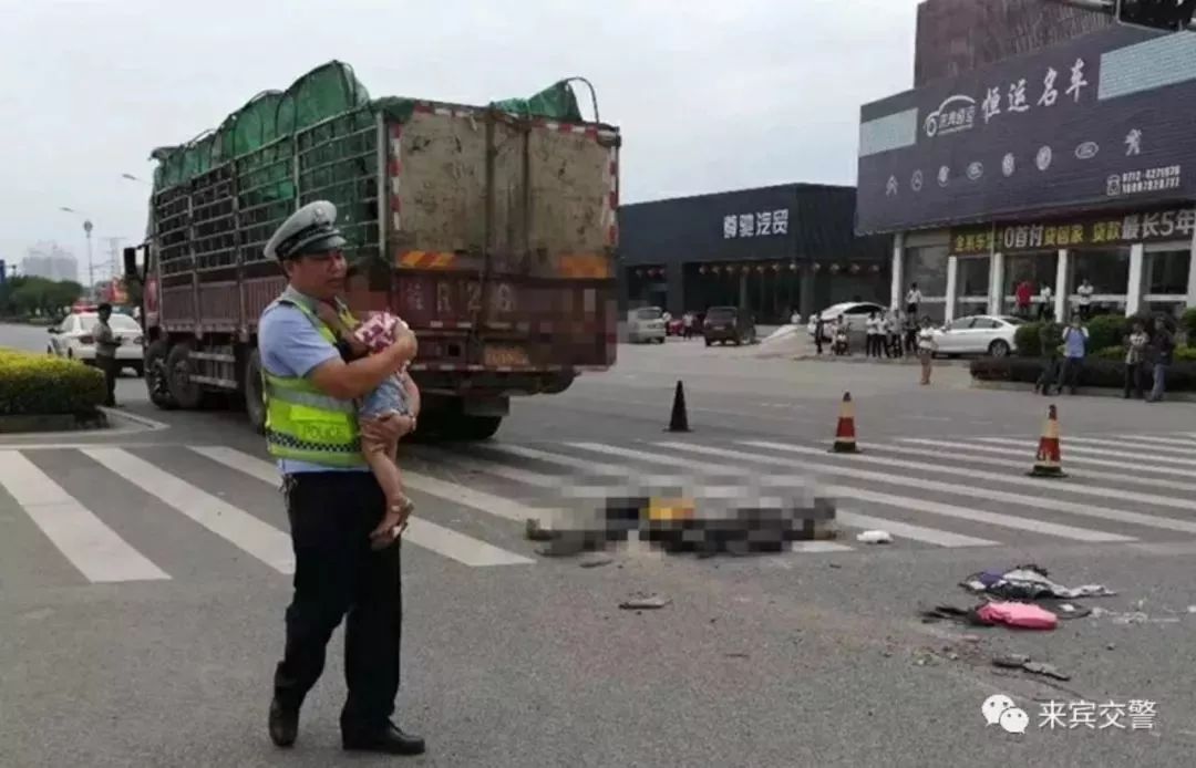 母亲遇车祸身亡，儿子的悲痛举动背后的故事