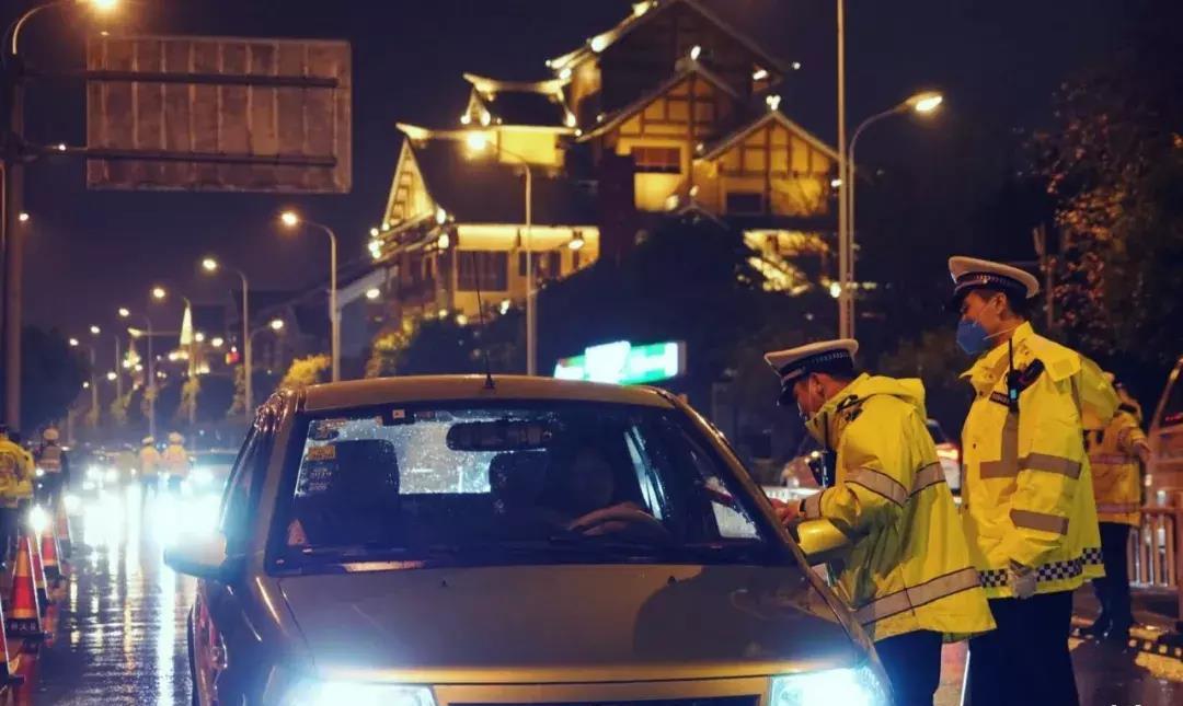 网约车司机酒驾，危险行为背后的警示与反思