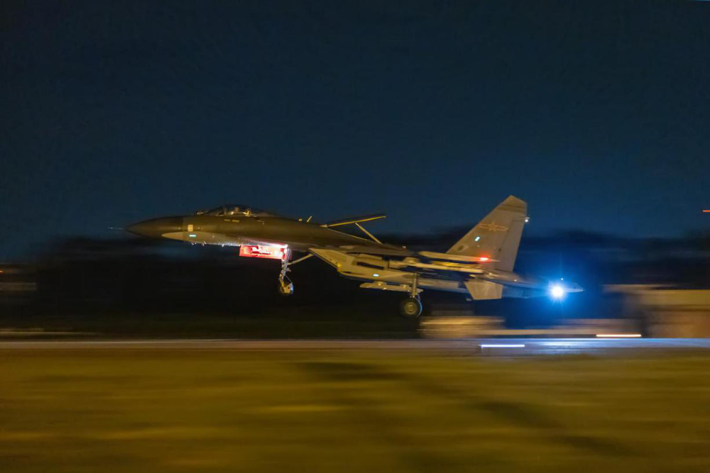 东部战区，子夜升空，展开战斗