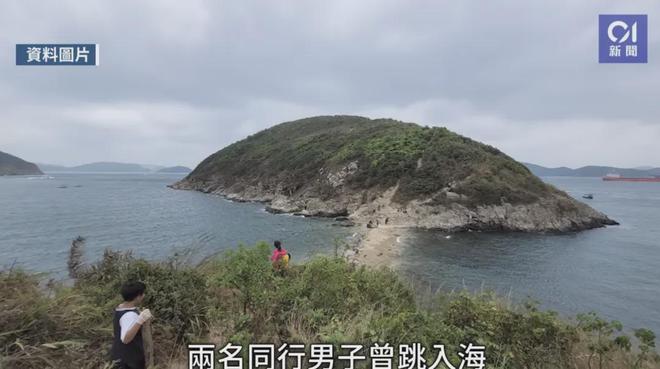 女子站礁石上拍照不慎卷入海里的警示故事