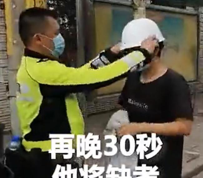 男子路边翻垃圾桶吃剩饭背后的温暖故事，民警送饭显真情