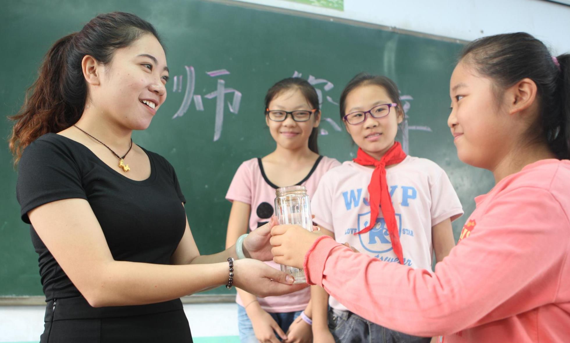 小学老师白手起家如何年卖千万，一个励志故事