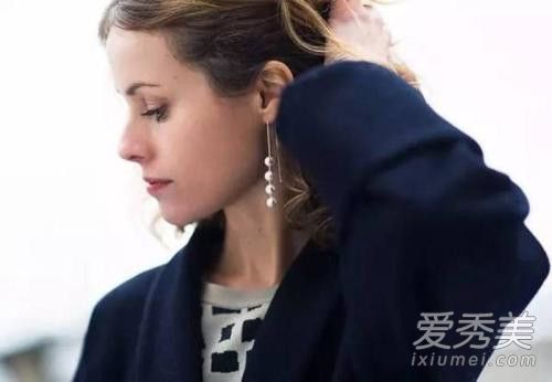 戴耳钉睡觉会有什么影响