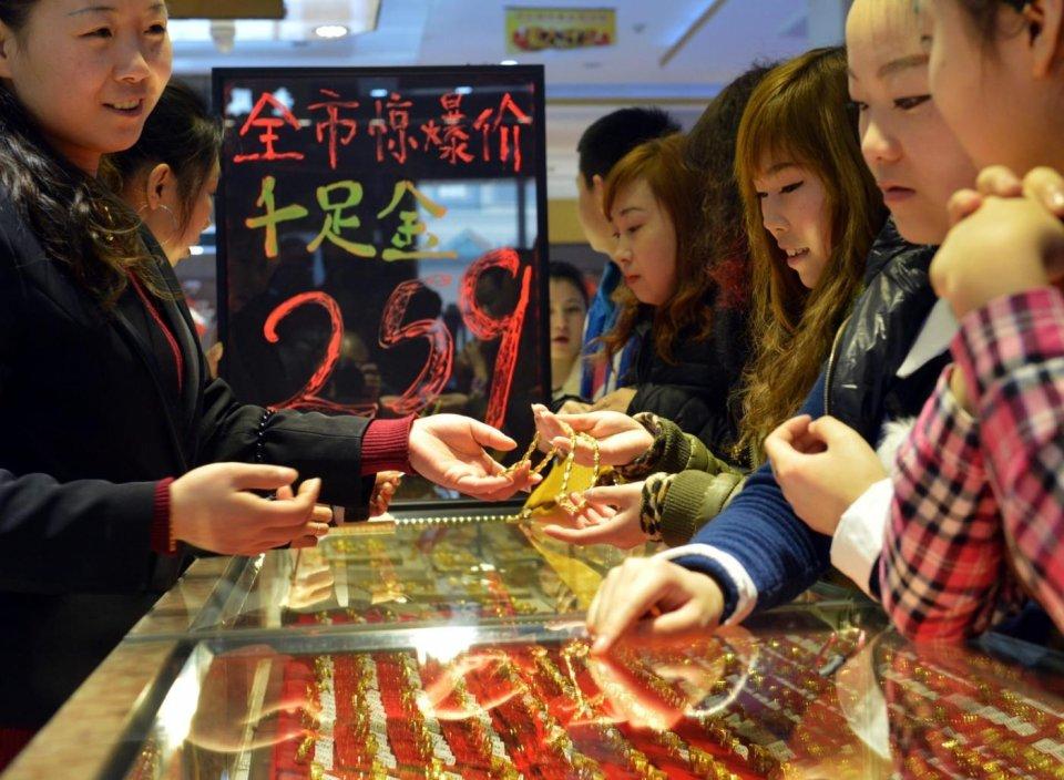 金店老板赚什么钱？揭秘黄金行业的盈利之道
