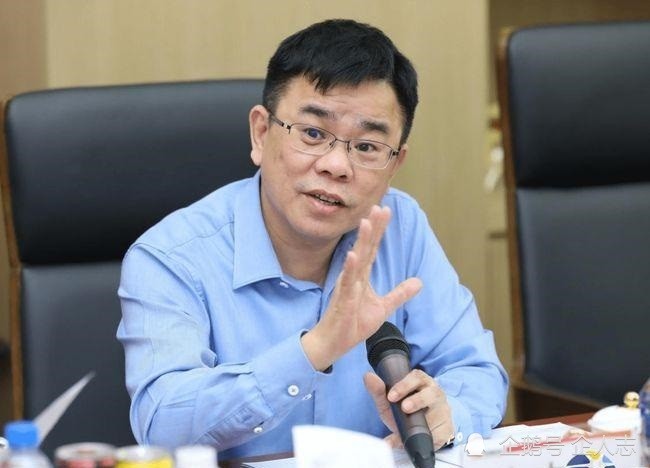 张鹏跳槽到东鹏饮料，年薪飙升15倍，职场人生再掀新篇章