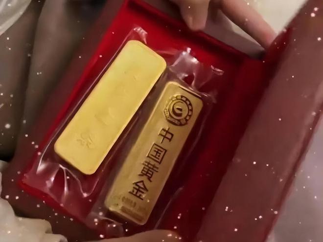 男孩误吞金条危机重重，一场生死救援的启示