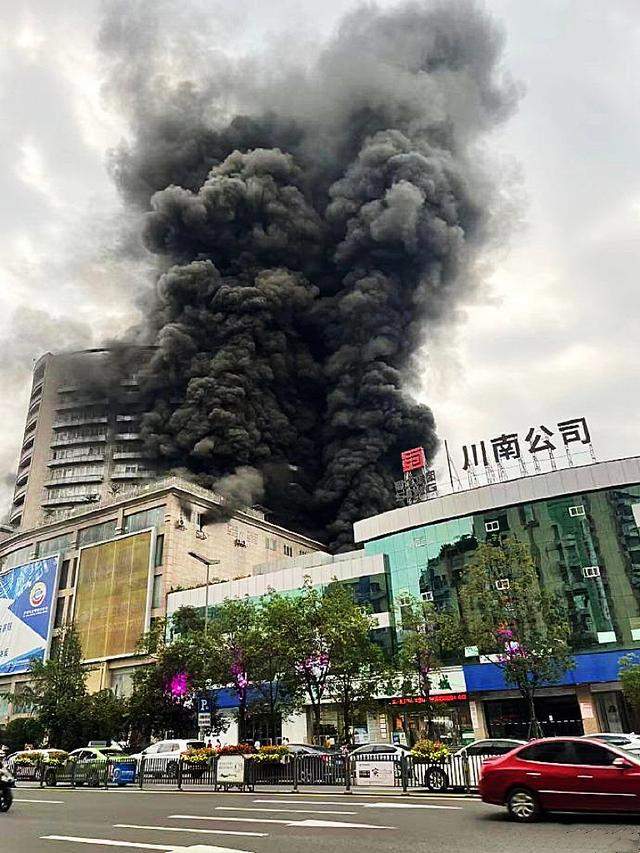大楼起火致16死，副市长等32人被追责——深度剖析事件背后的问题