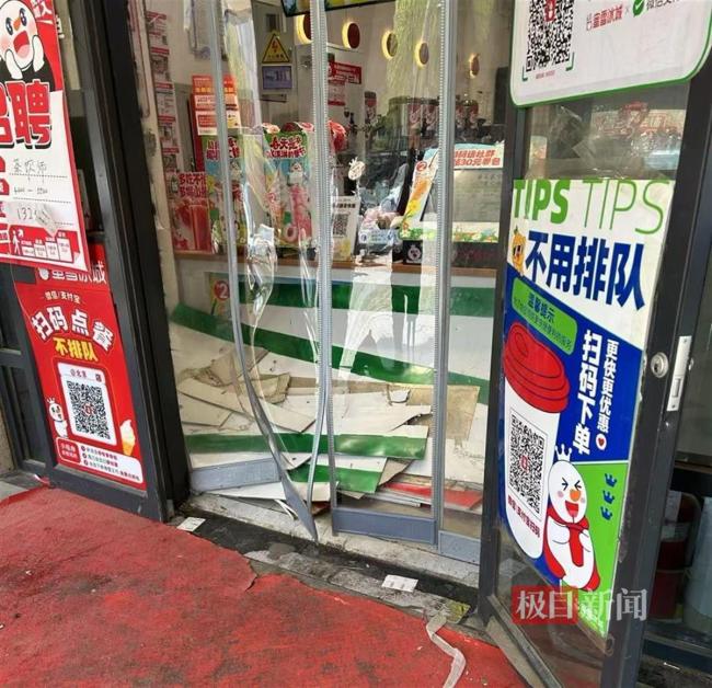 调查招牌改绿又改红，背后的故事与思考