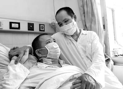 捐肾救弟暴走减40斤，一个关于亲情与坚韧的故事