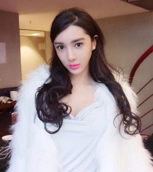 小孩独自在家意外坠楼，小区业主发声