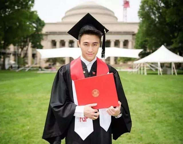 揭秘何猷君读的大学，一路走来的精英之路