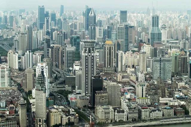 黄金回收量激增，投资者排队变现，市场现象背后的深度解读