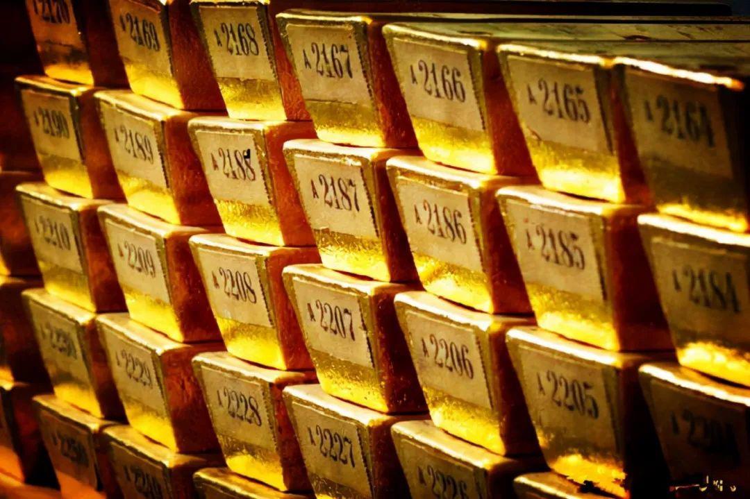 美联储正式服软，全球黄金运输大潮涌动，十五国宣布运黄金行动