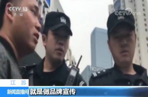 女教师上海街头怒怼偷拍老法师，正义与勇气的较量