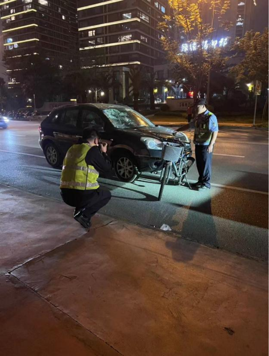 六旬男子骑车被撞飞——悲剧背后的警醒与思考