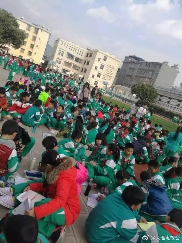 云南洱源地震造成房屋受损，关注重建与救援进展