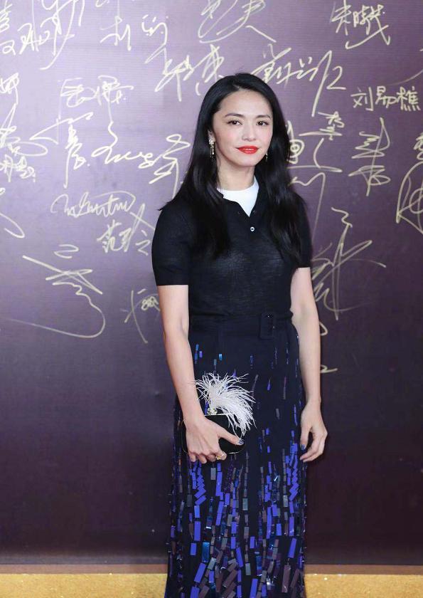 关晓彤亮相华表奖造型被嘲背后的故事